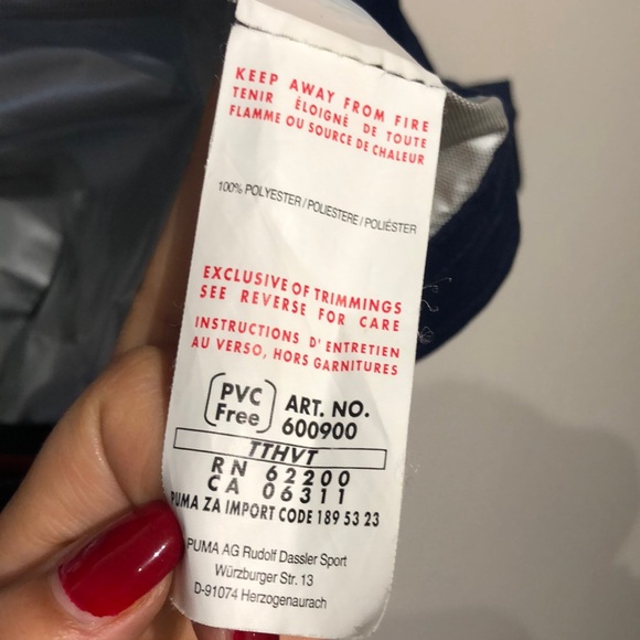 SOLD⭐️PUMA BMW Sauber F1 Team Windbreaker - Picture 6 of 7